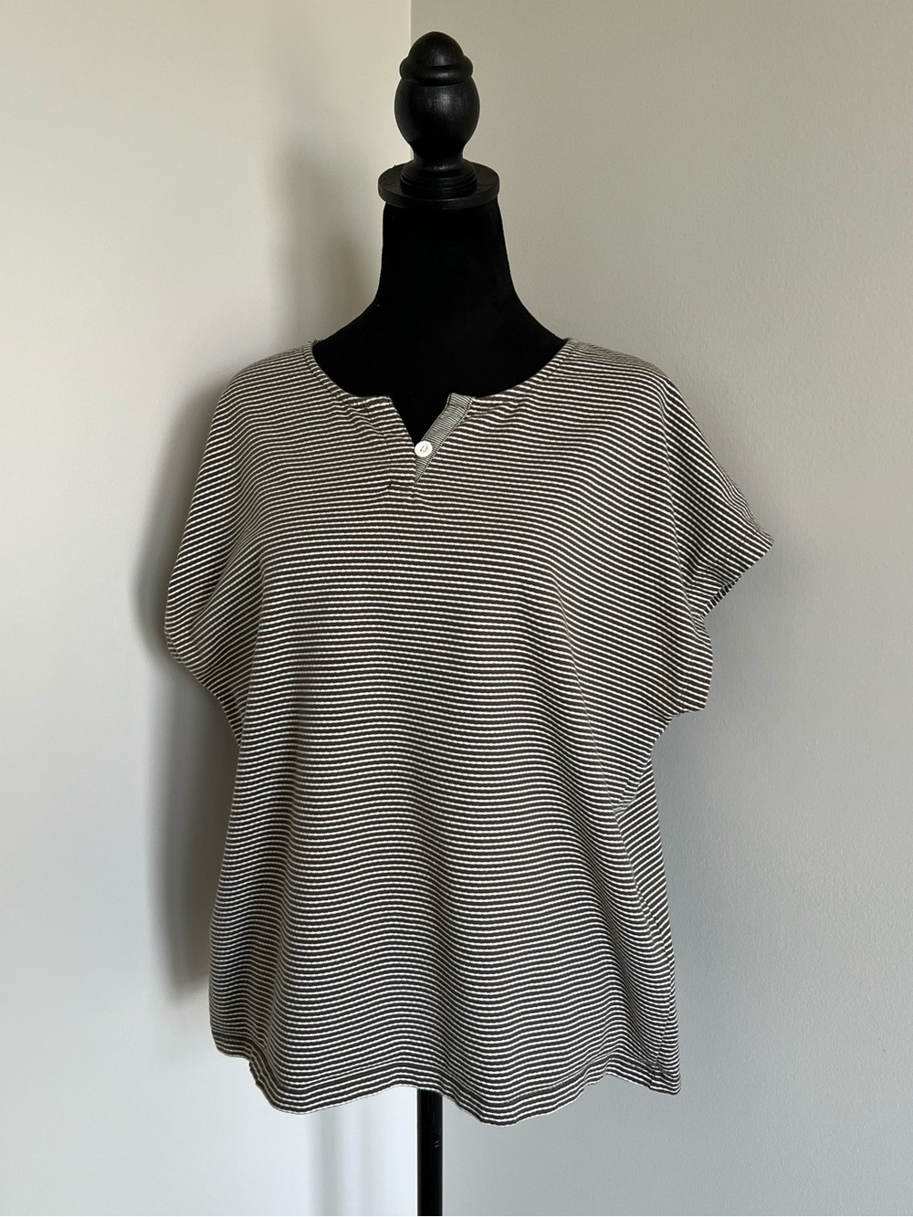 Chico's Taupe & White Striped Short Sleeve Henley - Nautical Cotton Summer Top